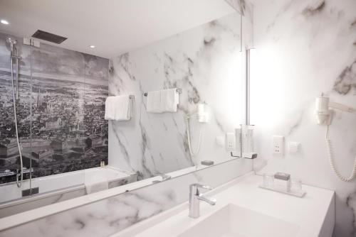 Superior Double Room image 4