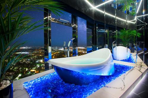 30th+ Floor Apartments in Sky Tower 2