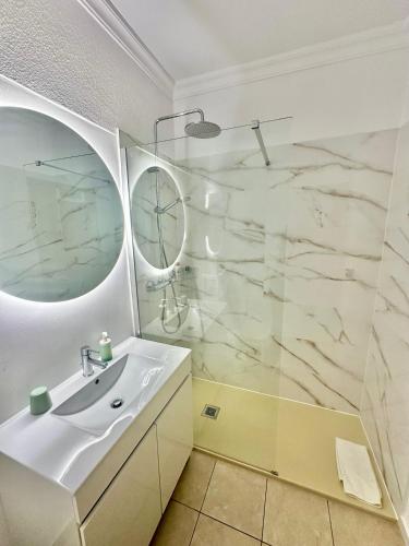 ห้องน้ำ, Marginal vista mar in อาร์มาเชา เด เปรา