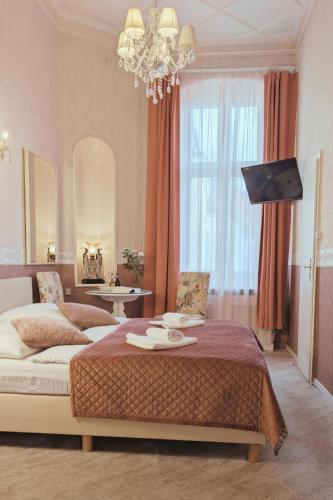 Double Room image 8
