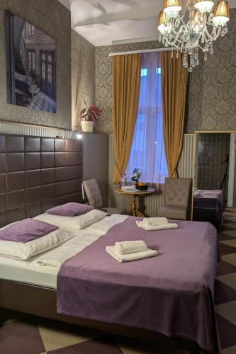 Double Room image 3