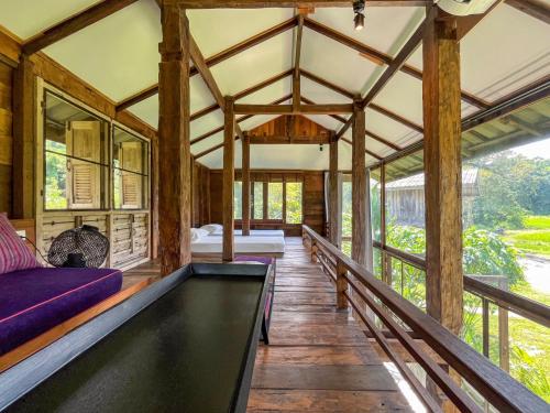 NernJamsai near Elephant Rescue Park