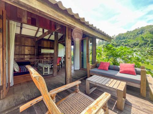 NernJamsai near Elephant Rescue Park