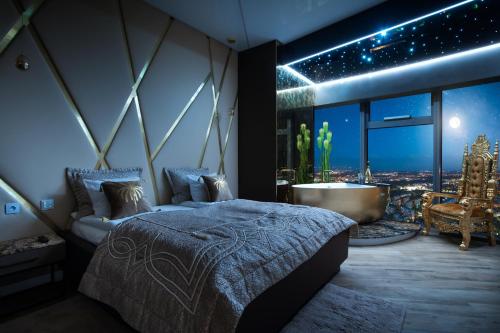 30th+ Floor Apartments in Sky Tower