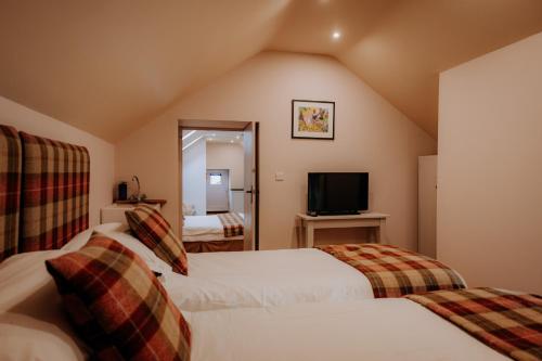 2 bedrooms, 4 beds