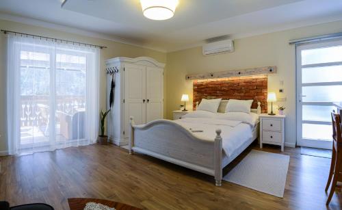 Terrace Apartments in Eger