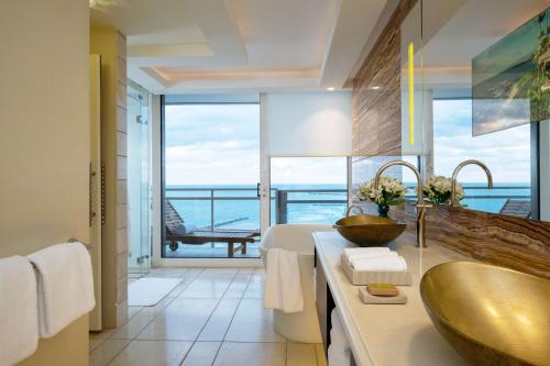 Presidential Suite image 9