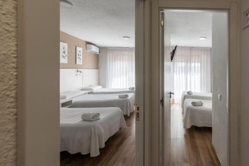 Hostal Gran Vía - image 10