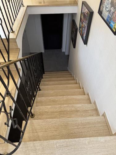 入口, Gemutliches Kellerzimmer + Bad in 博霍爾特