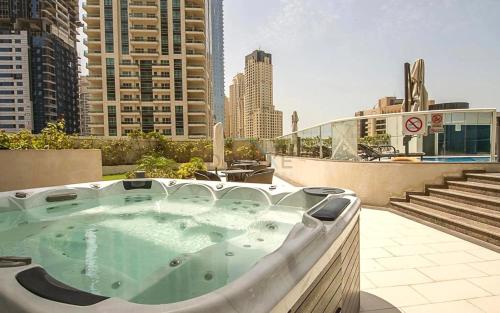 Sea and City View 1BR, Close to Marina Beach, Botanica Tower, Dubai Marina by Deluxe Holiday Homes, Dubai (Foto 9)