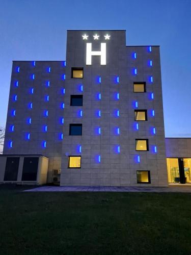 Hotel Puerta Santander – Santander, MS