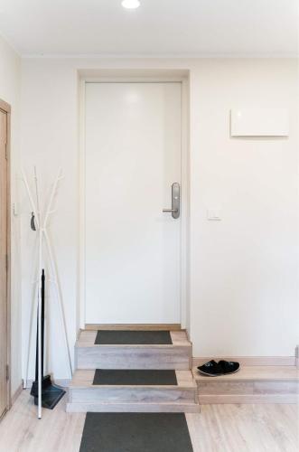 Entrance, Veerenni studio, modern & central. in Veerenni