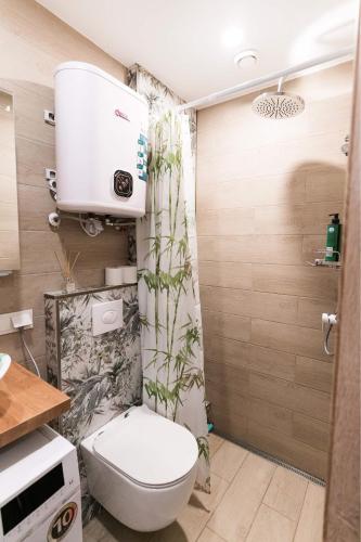 Shower, Veerenni studio, modern & central. in Veerenni