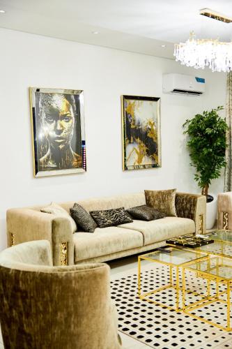 Appartement Meublé Moderne 7 pièces avec Jacuzzi (Appartement Meuble Moderne 7 pieces avec Jacuzzi) in Bonabekombo