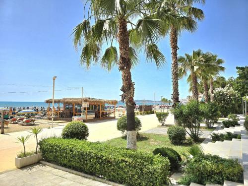 Apartment with Sea View image 3