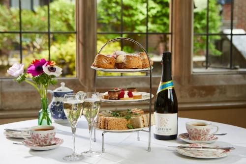 อาหารและเครื่องดื่ม, Elmers Court in ลิมมิ้งตัน