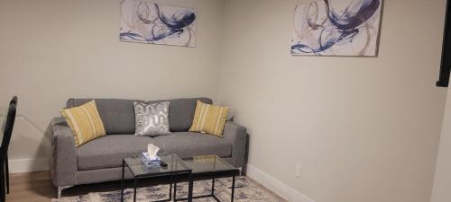 Hommie Vibes Basement Suite