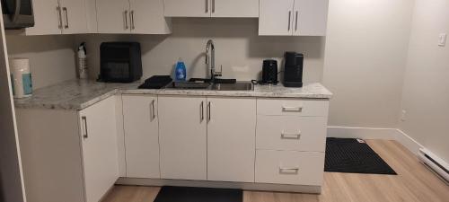 Hommie Vibes Basement Suite