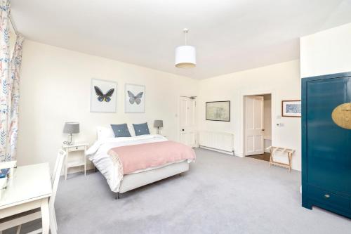Charming Edinburgh 2-Bedroom 2-Bathroom Apartment, Edinburgh (photo 8)