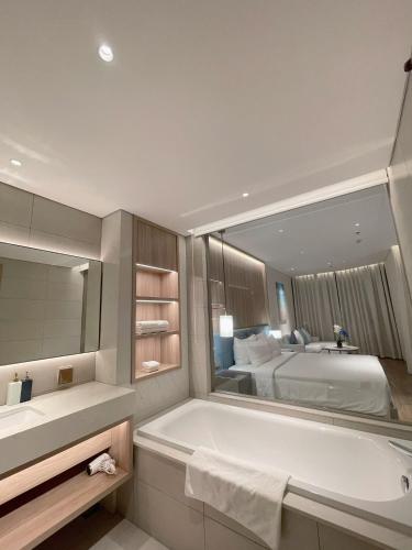 Apartment with Sea View image 5