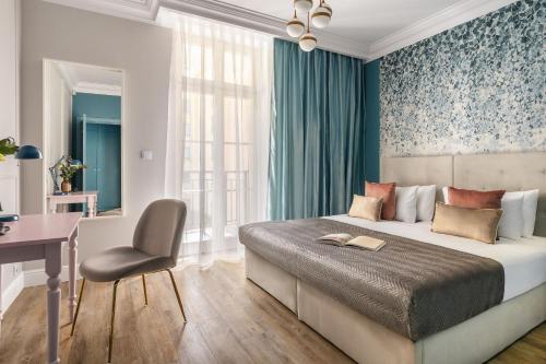 4 bedrooms, 5 beds