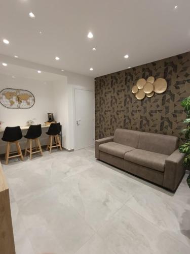 Home Luxury Felice 3