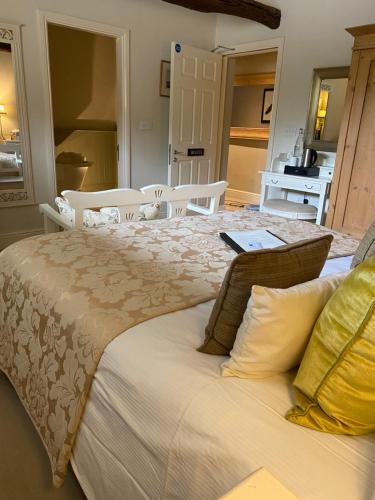 The Punch Bowl Inn - image 12