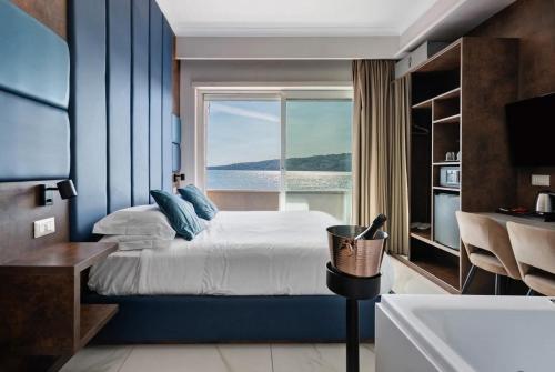 Relais Castel dell'Ovo Room Type - Deluxe Double Room with Sea View