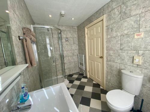 Twin Room image 4