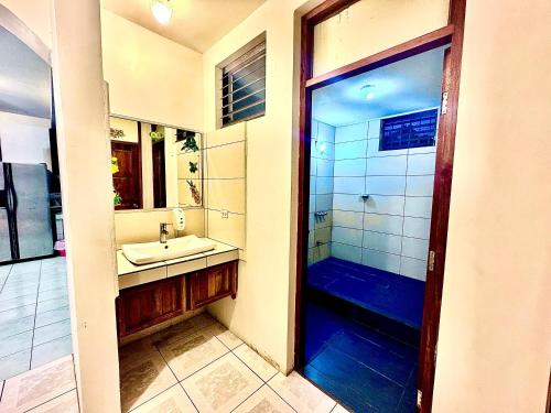 Hostel La Perla in 蓬塔雷納斯市中心