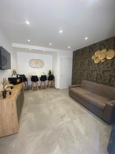 Home Luxury Felice 5