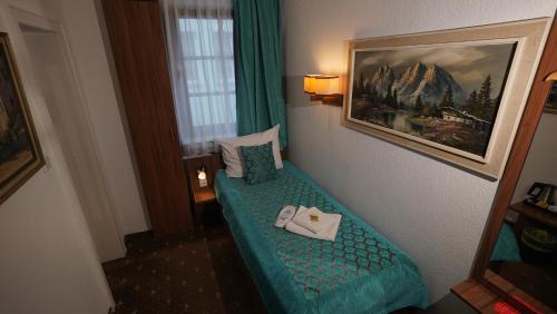 Single Room image 2