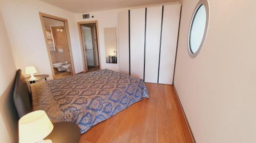 Apartment with Sea View image 3