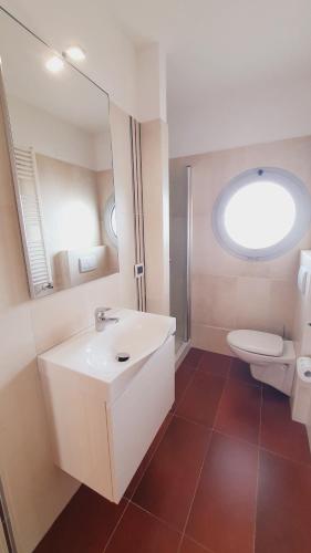 Apartment with Sea View image 6
