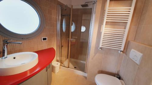 Apartment with Sea View image 2