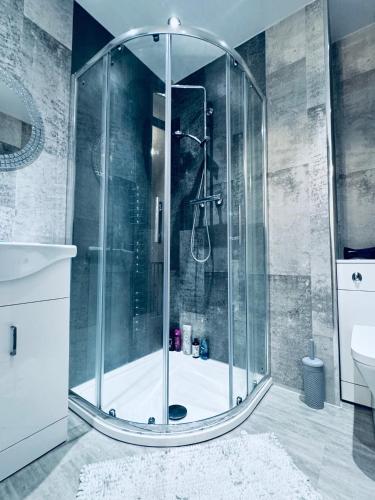 3 Bed House - Sleeps 8 - Pets - Parking - Wifi, Gateshead (fotografie 4)