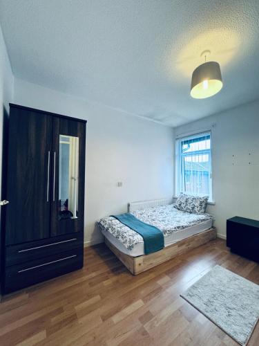 3 Bed House - Sleeps 8 - Pets - Parking - Wifi, Gateshead (fotografie 3)