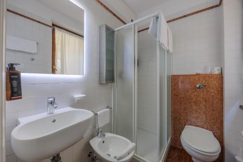 Quadruple Room image 1