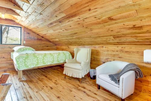 Walk to White River: Cotter Cabin w/ Fire Pit! in Kotera (AR)