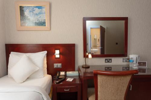 Hotel Savoy - image 10