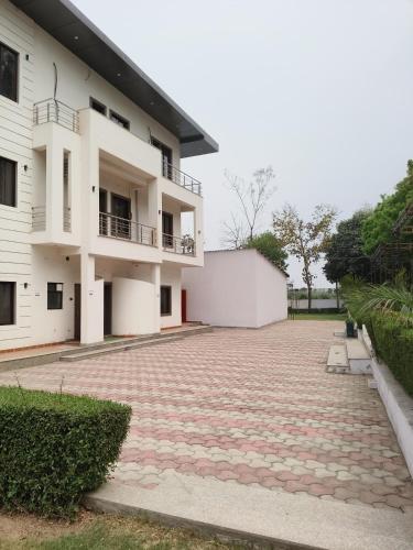 A szálláshely kívülről, Sri Rameshwar Paradise in Ramnagar