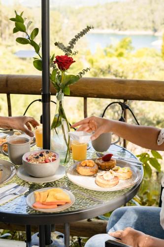 Food and beverages, Levit Glamping - Hotel Guatape Penol in Guatape