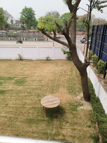 Létesítmények, Sri Rameshwar Paradise in Ramnagar