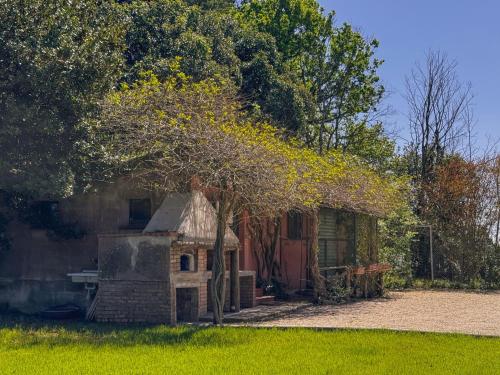 Nature Retreat – Spacious 5-Bedroom Villa with Private Garden