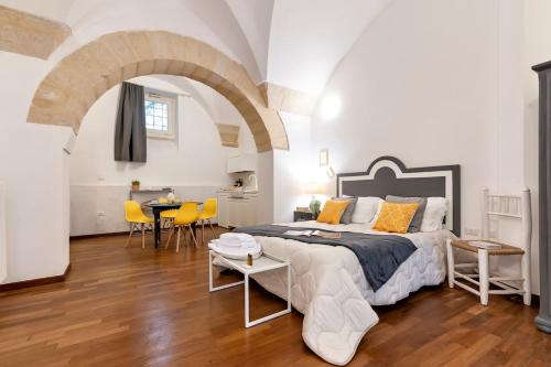 Yellow - Lecce Selection, Lecce (photo 6)