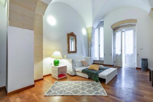 Yellow - Lecce Selection, Lecce (photo 8)