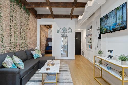 Chic Industrial Home In City Center in Hoboken, USA