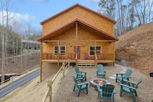 Welcome to 4 Da Bears – Your Luxurious Smoky Mountain Escape!