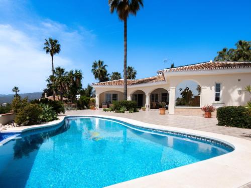 Fasiliti, Luxury villa overlooking Fuengirola - Ref 86 in La Sierrezuela