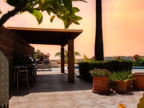 Fasiliti, Luxury villa overlooking Fuengirola - Ref 86 in La Sierrezuela